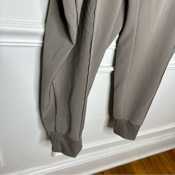 ATHLETA Endeavor Jogger Pant in Buff Grey Womens Size 26 - Picture 8 of 9